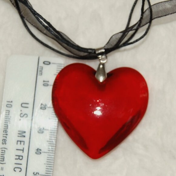 NEW Large Red Glass Heart Necklace - Picture 5 of 7